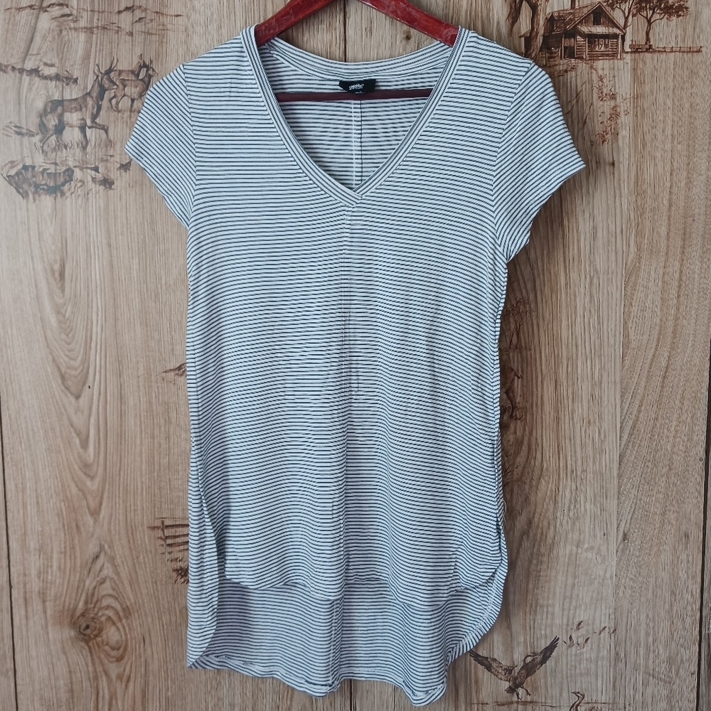 Massimo Striped High Low V-neck T-Shirt